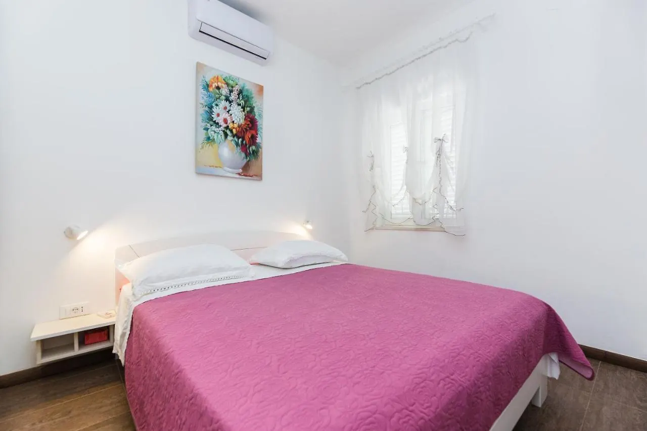 Kastela Agneza Apartment